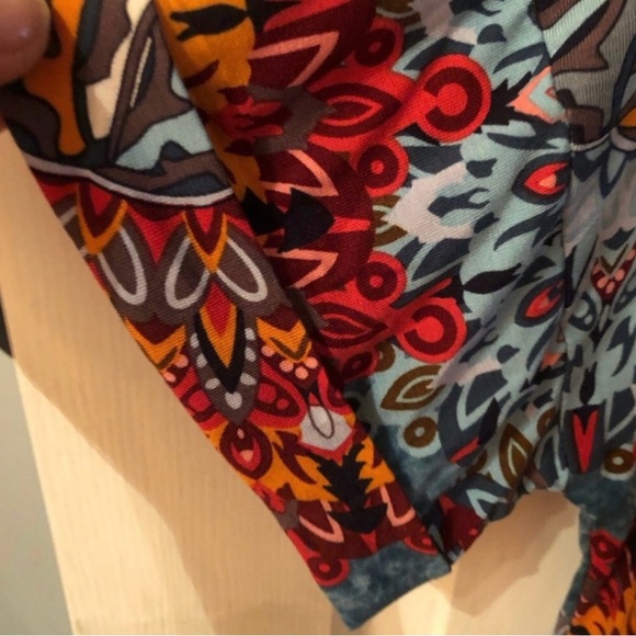 NWT- Misses boho medallion print blouse size Large- NEW - Picture 5 of 5
